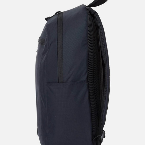 Oakley Blue Backpack - Picture 3 of 3